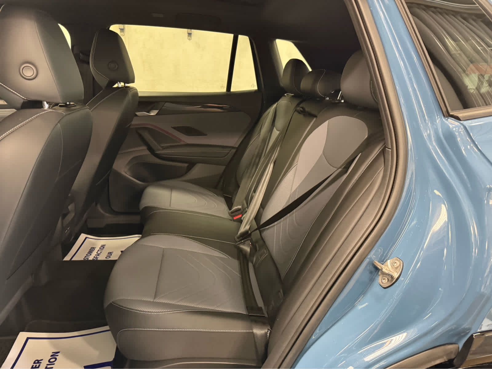 2025 Volkswagen Tiguan SE R-Line Black