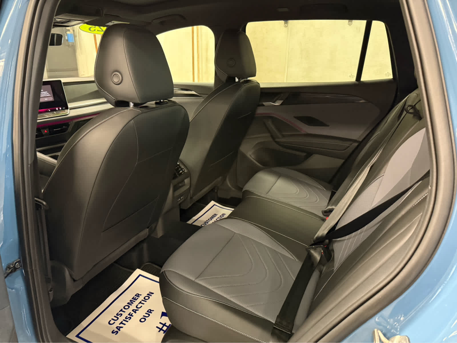 2025 Volkswagen Tiguan SE R-Line Black