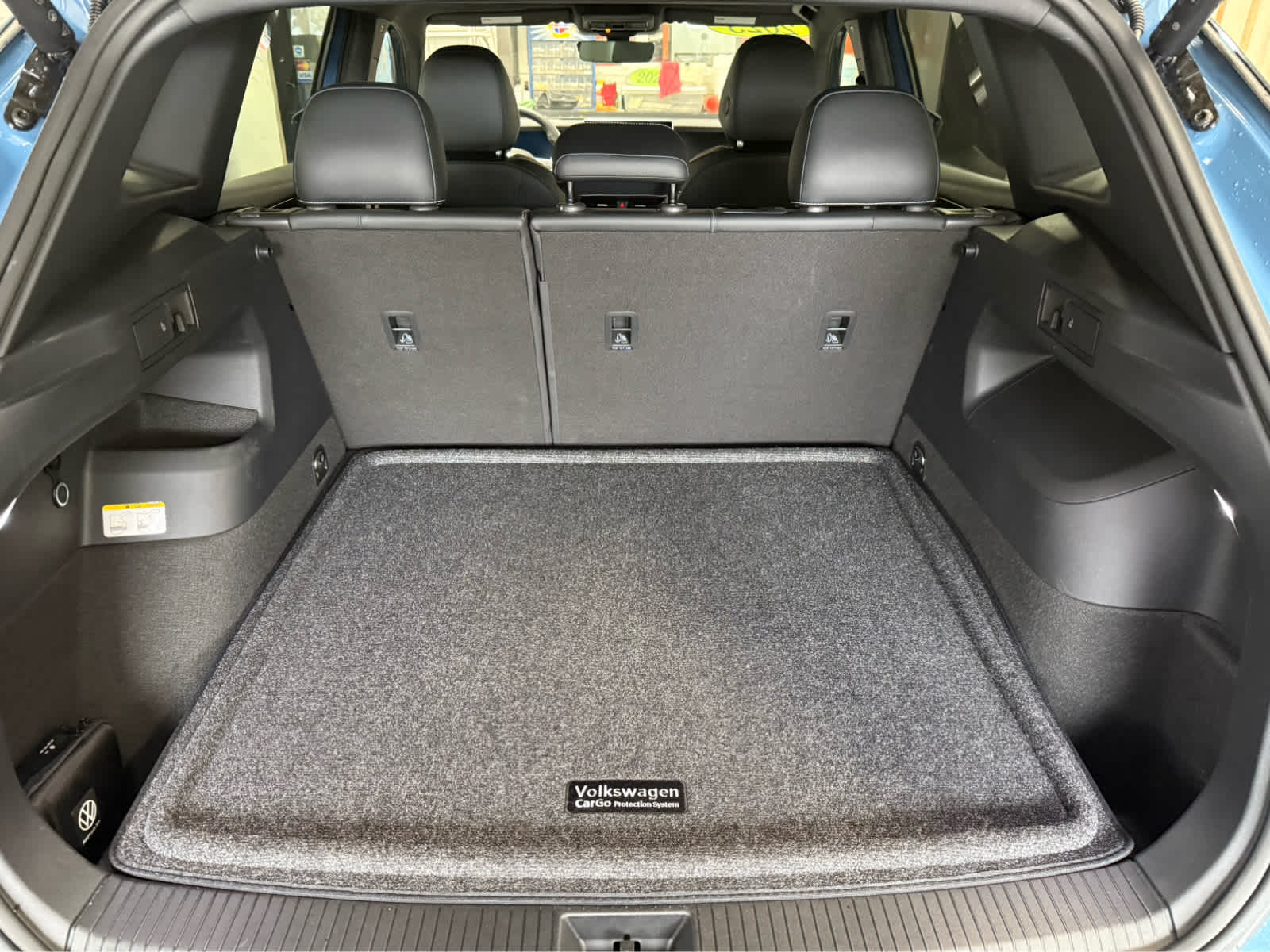 2025 Volkswagen Tiguan SE R-Line Black