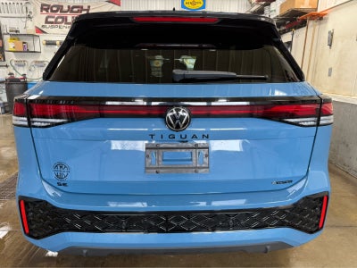 2025 Volkswagen Tiguan SE R-Line Black