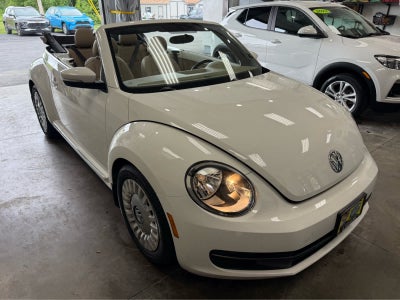 2013 Volkswagen Beetle Convertible 2.5L 50s Edition