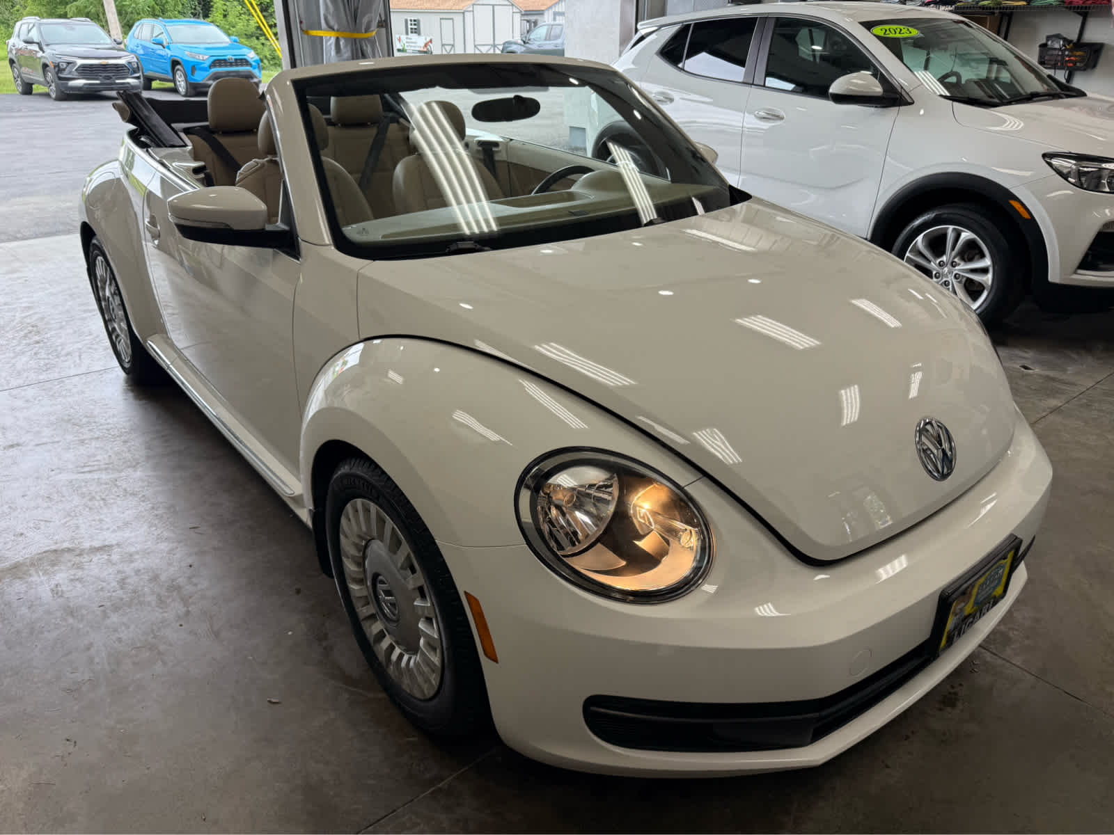 2013 Volkswagen Beetle Convertible 2.5L 50s Edition
