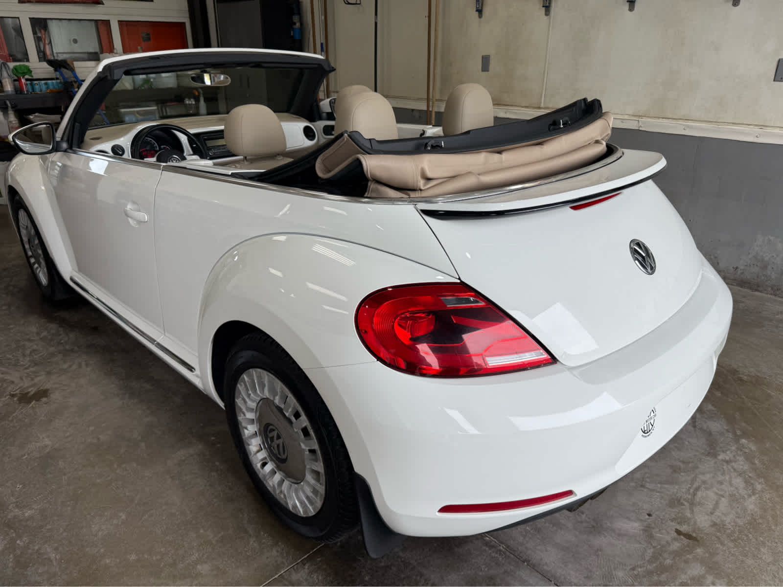 2013 Volkswagen Beetle Convertible 2.5L 50s Edition
