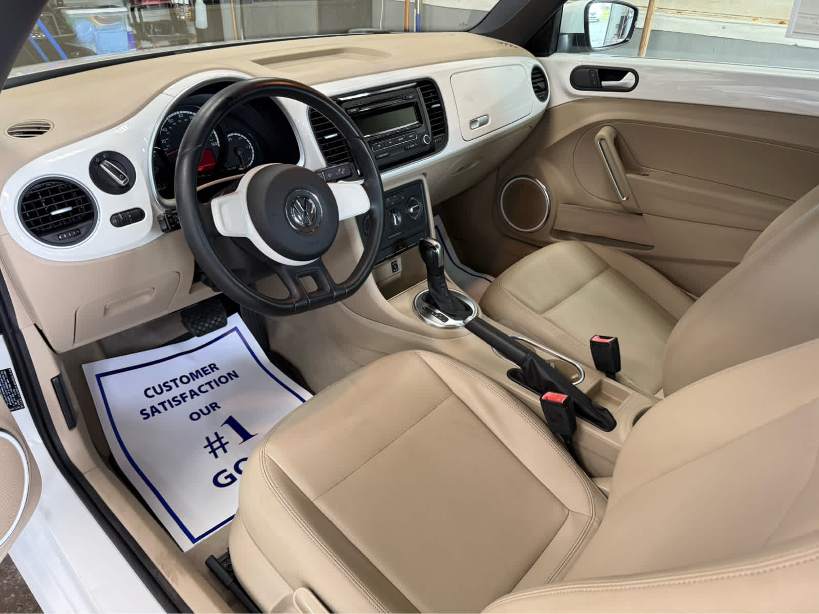 2013 Volkswagen Beetle Convertible 2.5L 50s Edition