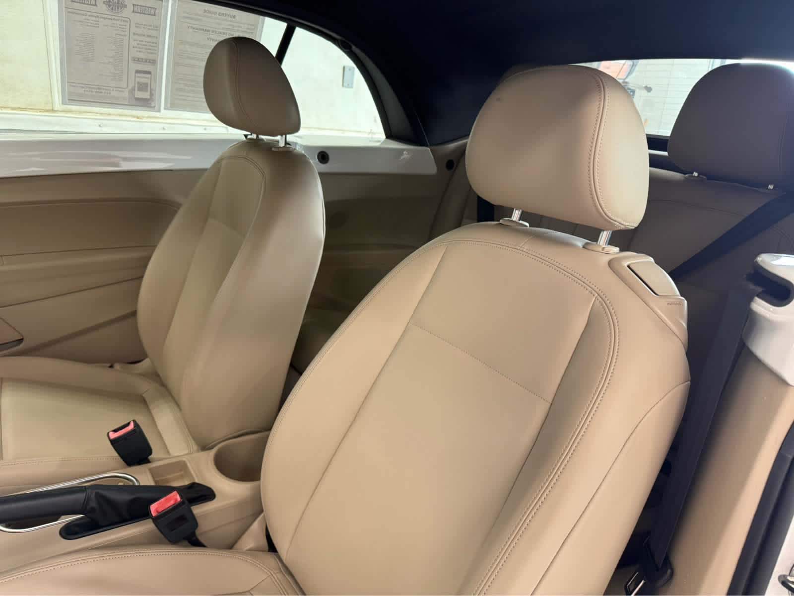 2013 Volkswagen Beetle Convertible 2.5L 50s Edition