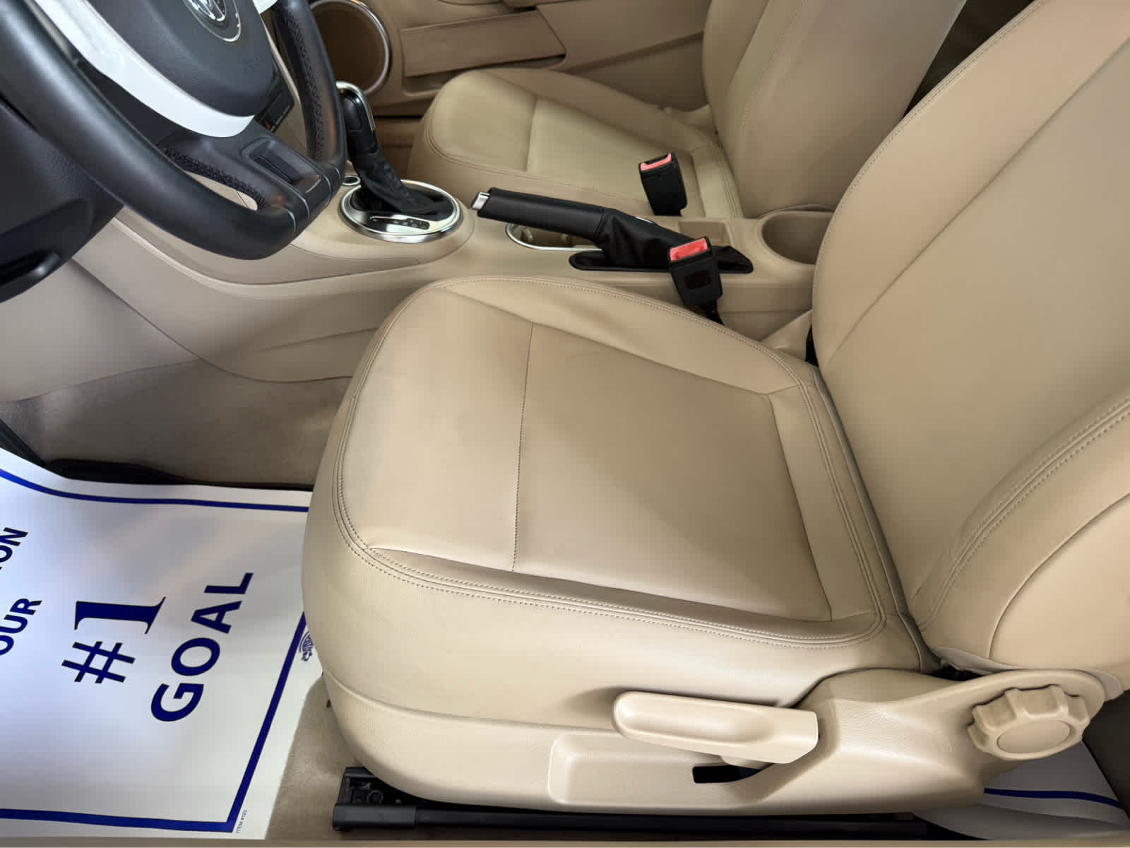 2013 Volkswagen Beetle Convertible 2.5L 50s Edition
