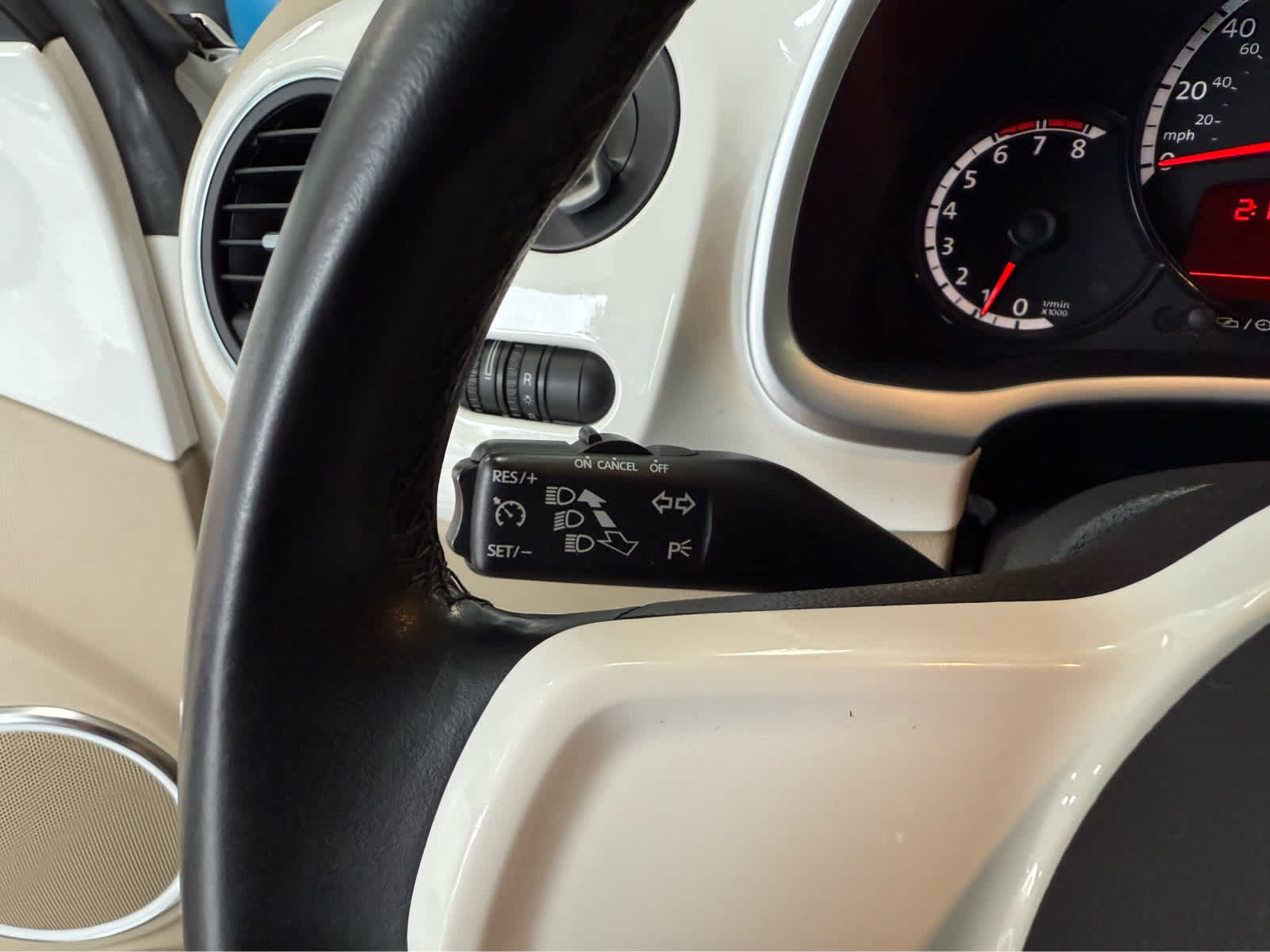 2013 Volkswagen Beetle Convertible 2.5L 50s Edition