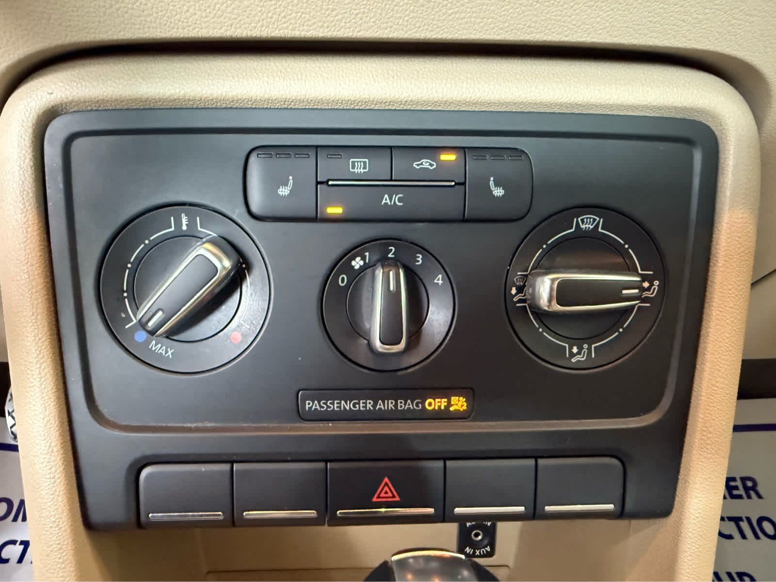 2013 Volkswagen Beetle Convertible 2.5L 50s Edition