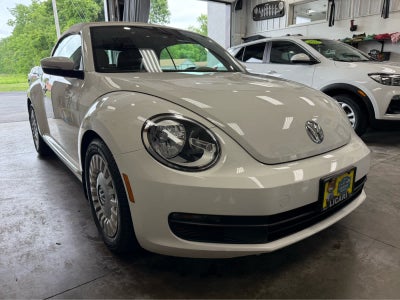 2013 Volkswagen Beetle Convertible 2.5L 50s Edition