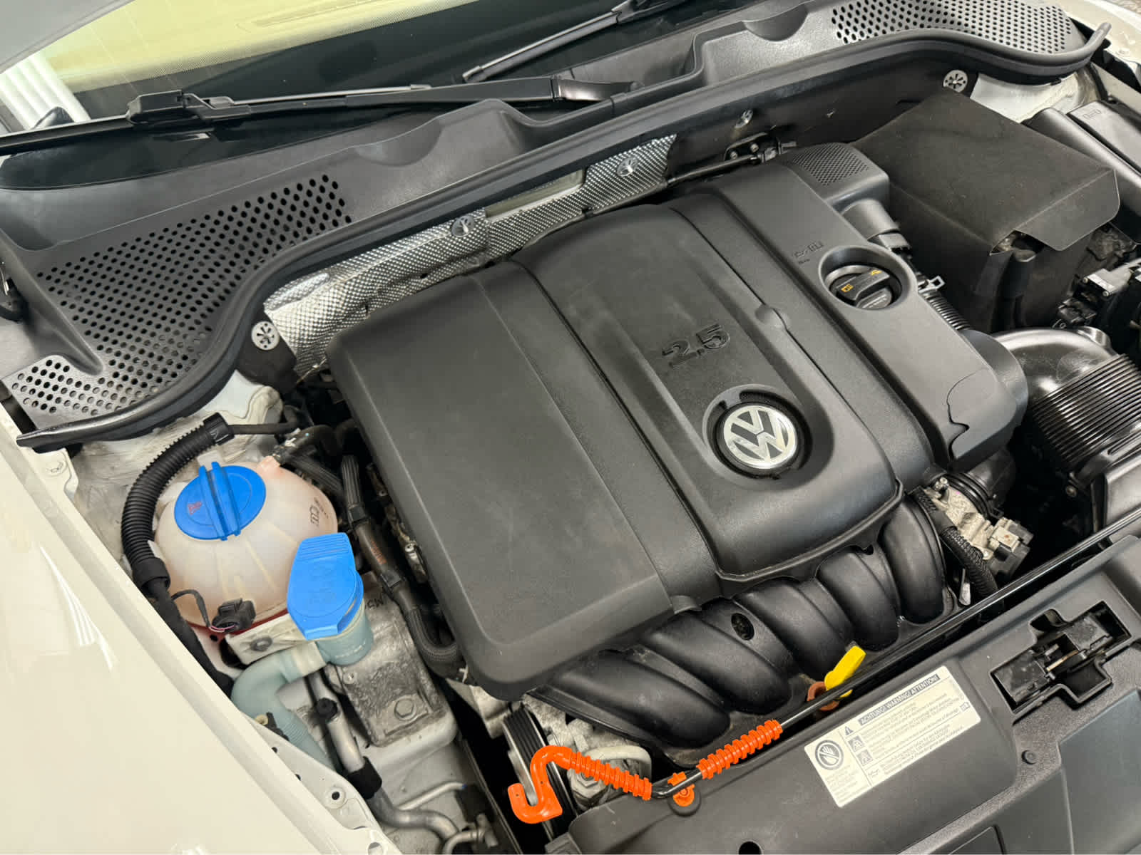 2013 Volkswagen Beetle Convertible 2.5L 50s Edition