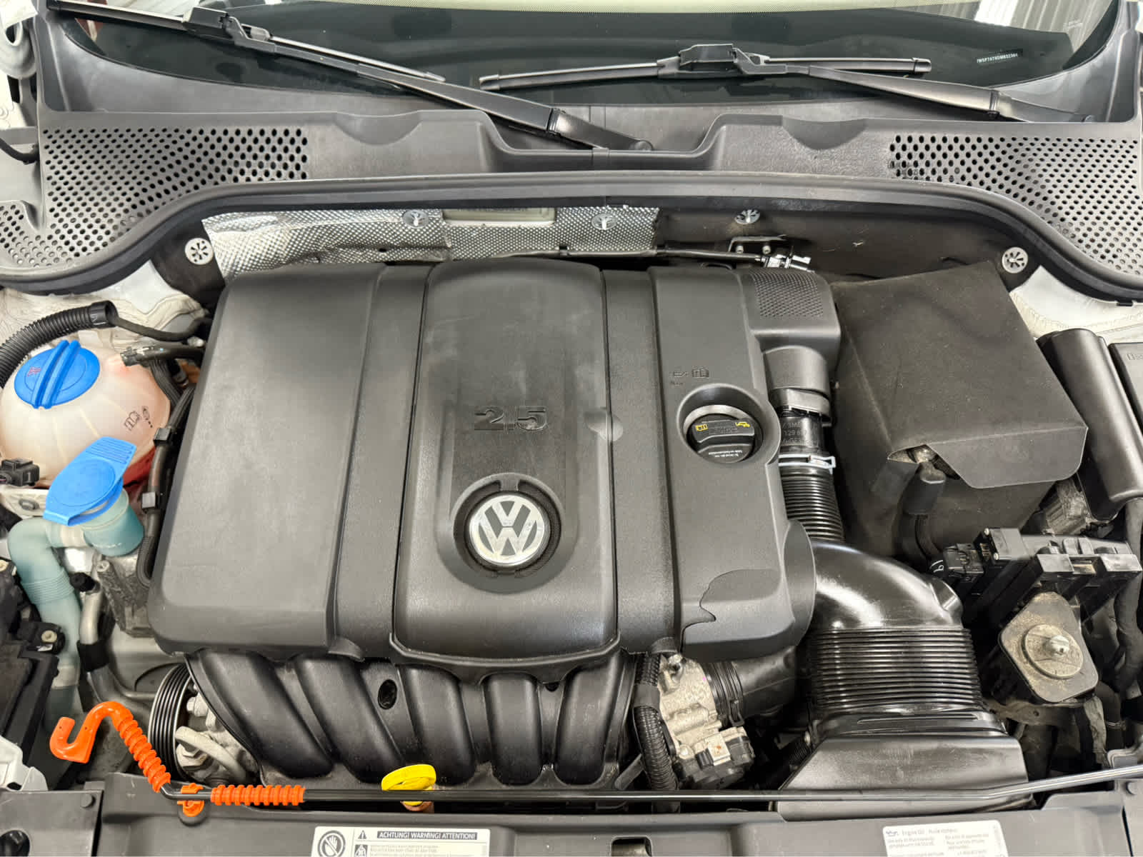 2013 Volkswagen Beetle Convertible 2.5L 50s Edition