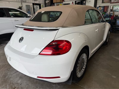2013 Volkswagen Beetle Convertible 2.5L 50s Edition