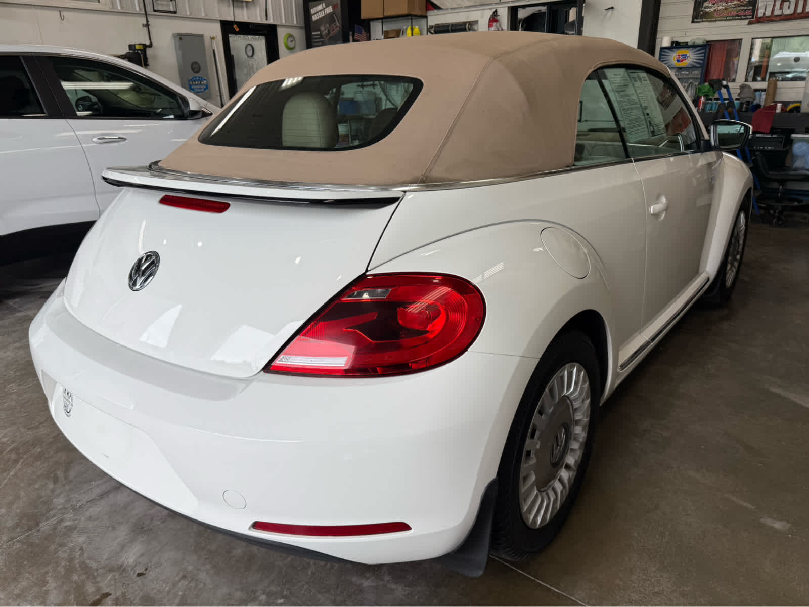 2013 Volkswagen Beetle Convertible 2.5L 50s Edition