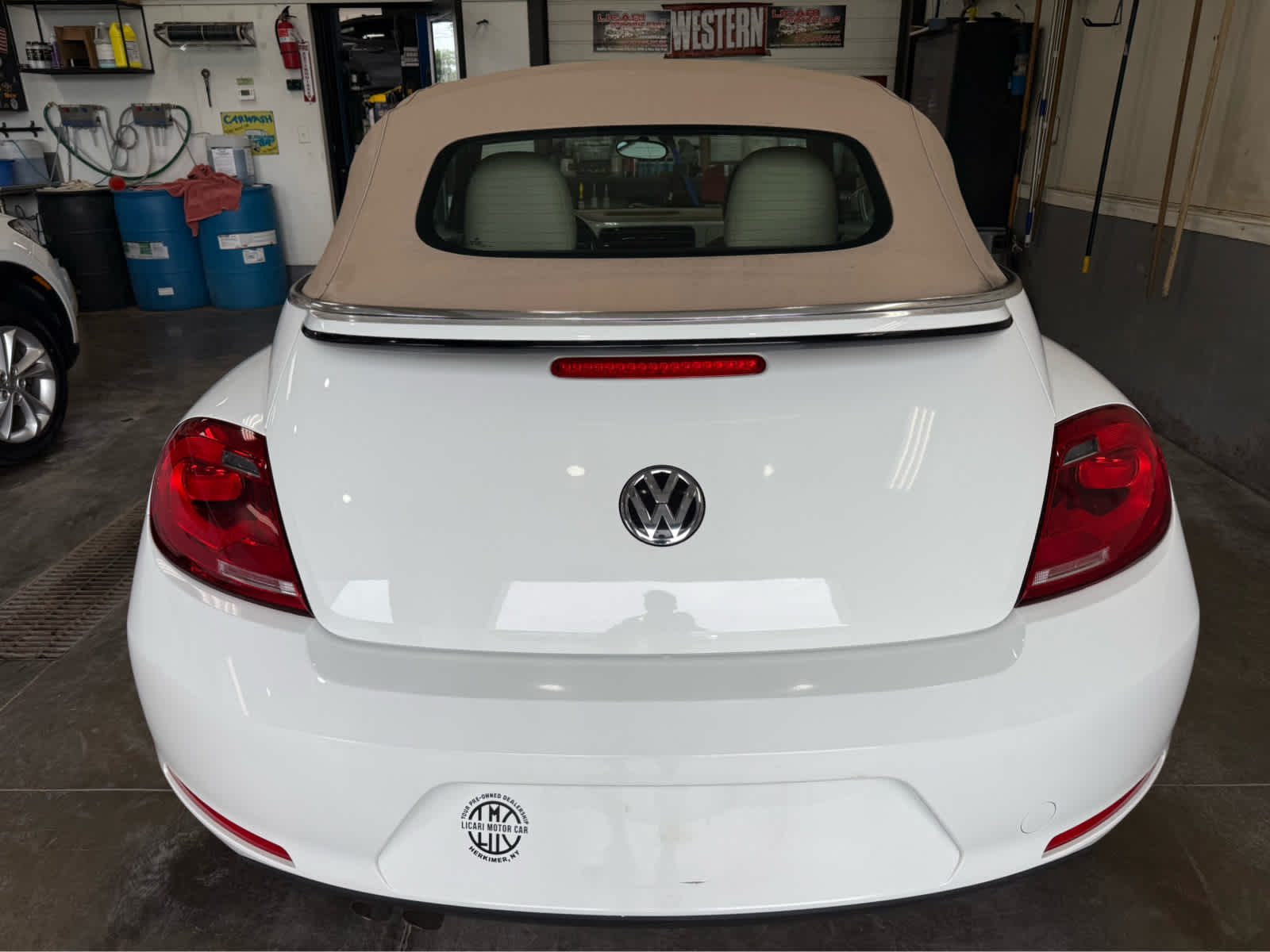2013 Volkswagen Beetle Convertible 2.5L 50s Edition