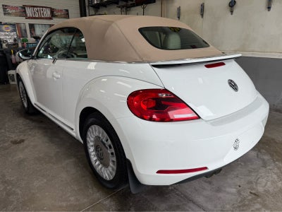 2013 Volkswagen Beetle Convertible 2.5L 50s Edition