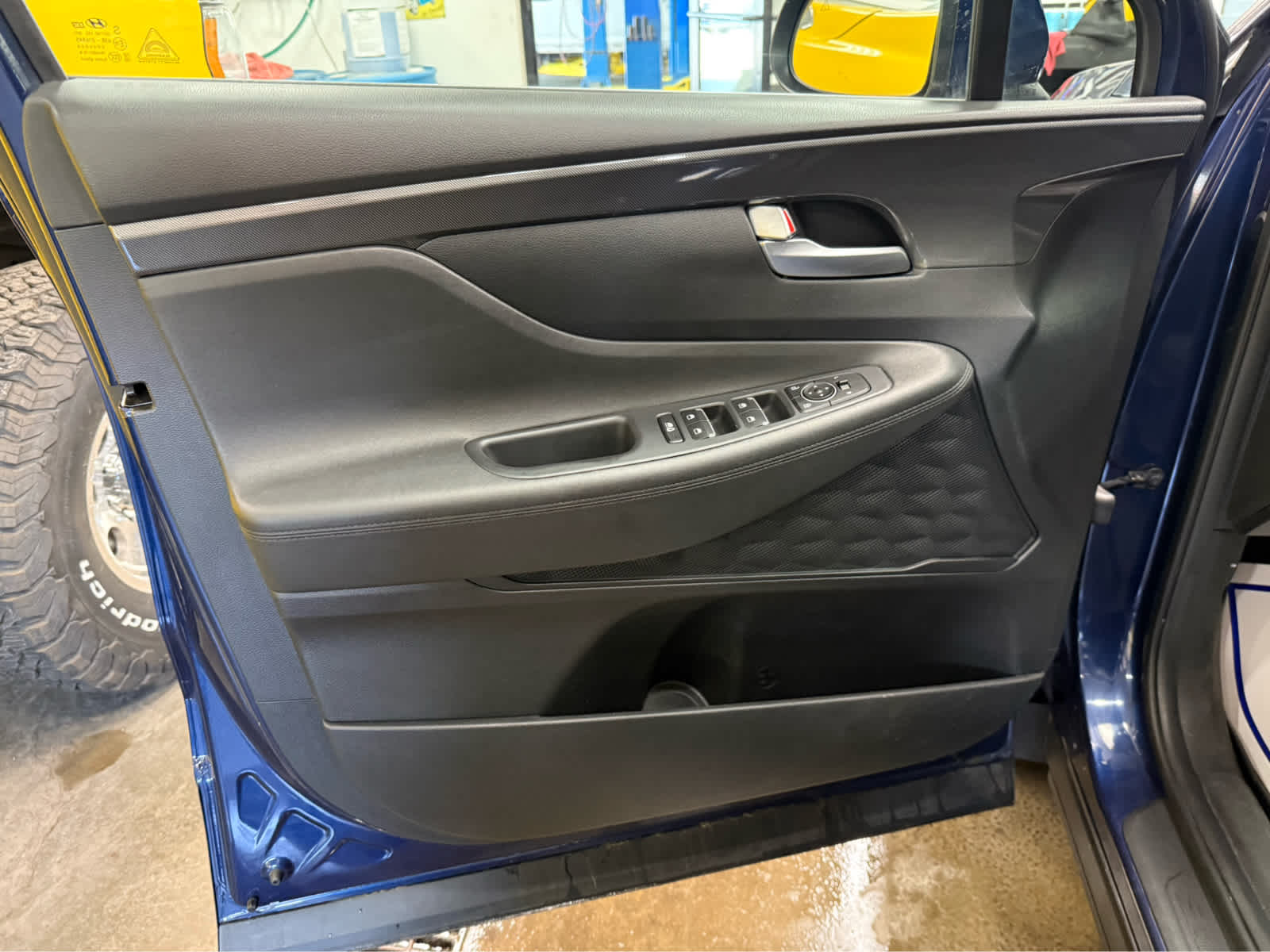 2023 Hyundai Santa Fe SE