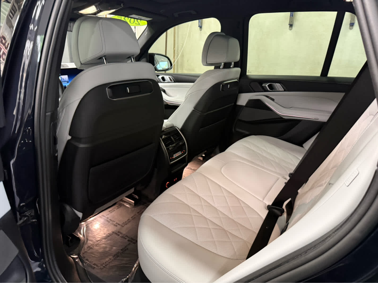 2025 BMW X5 M60i M60i