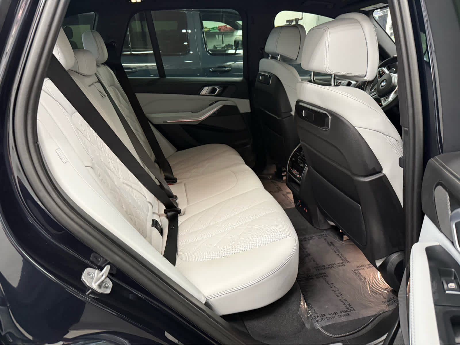 2025 BMW X5 M60i M60i