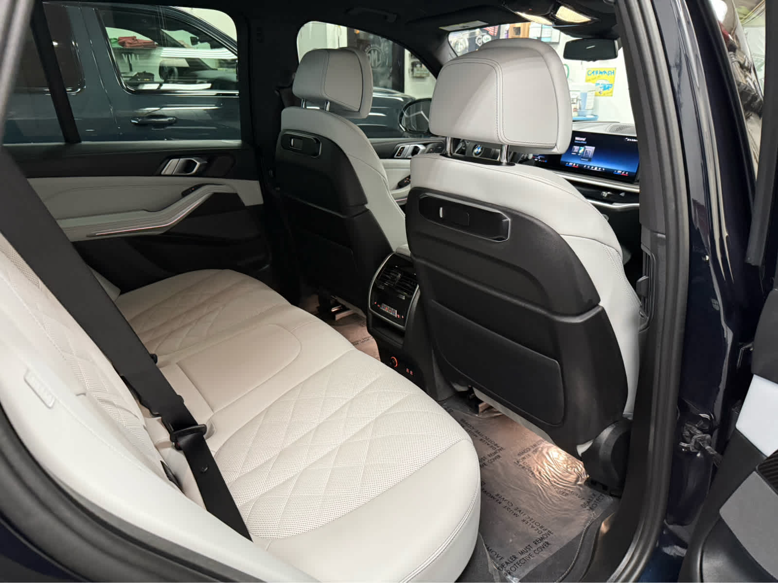 2025 BMW X5 M60i M60i