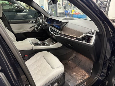 2025 BMW X5 M60i M60i