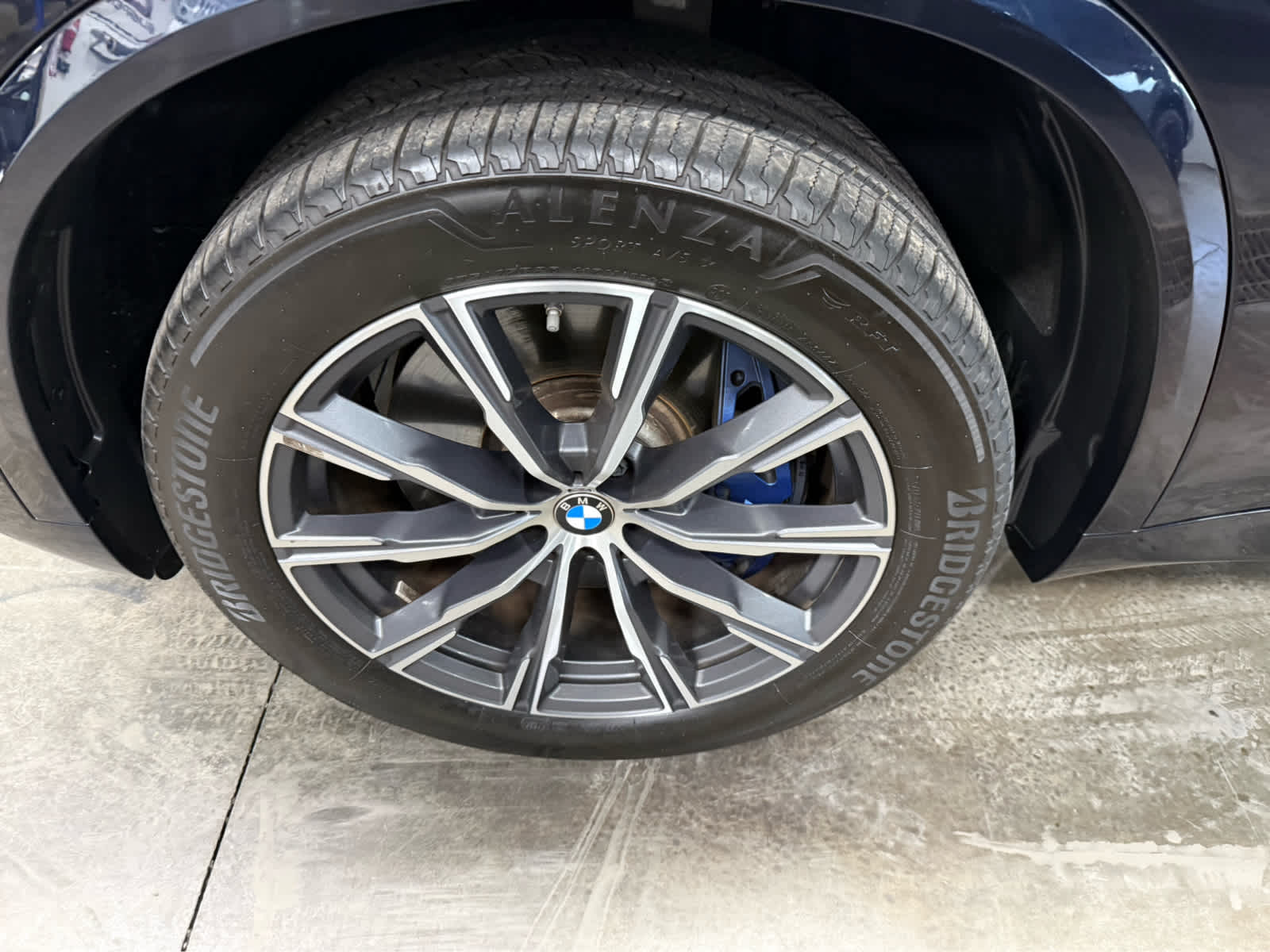 2025 BMW X5 M60i M60i