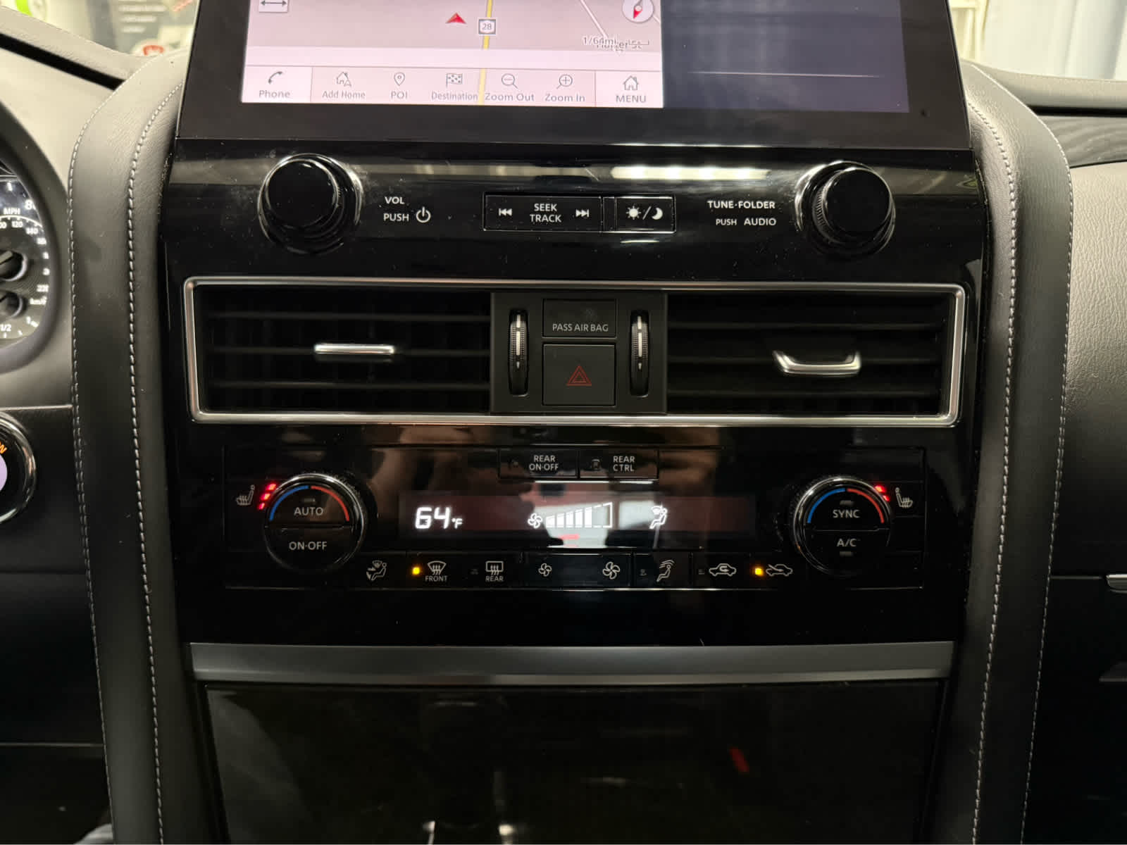 2024 INFINITI QX80 LUXE