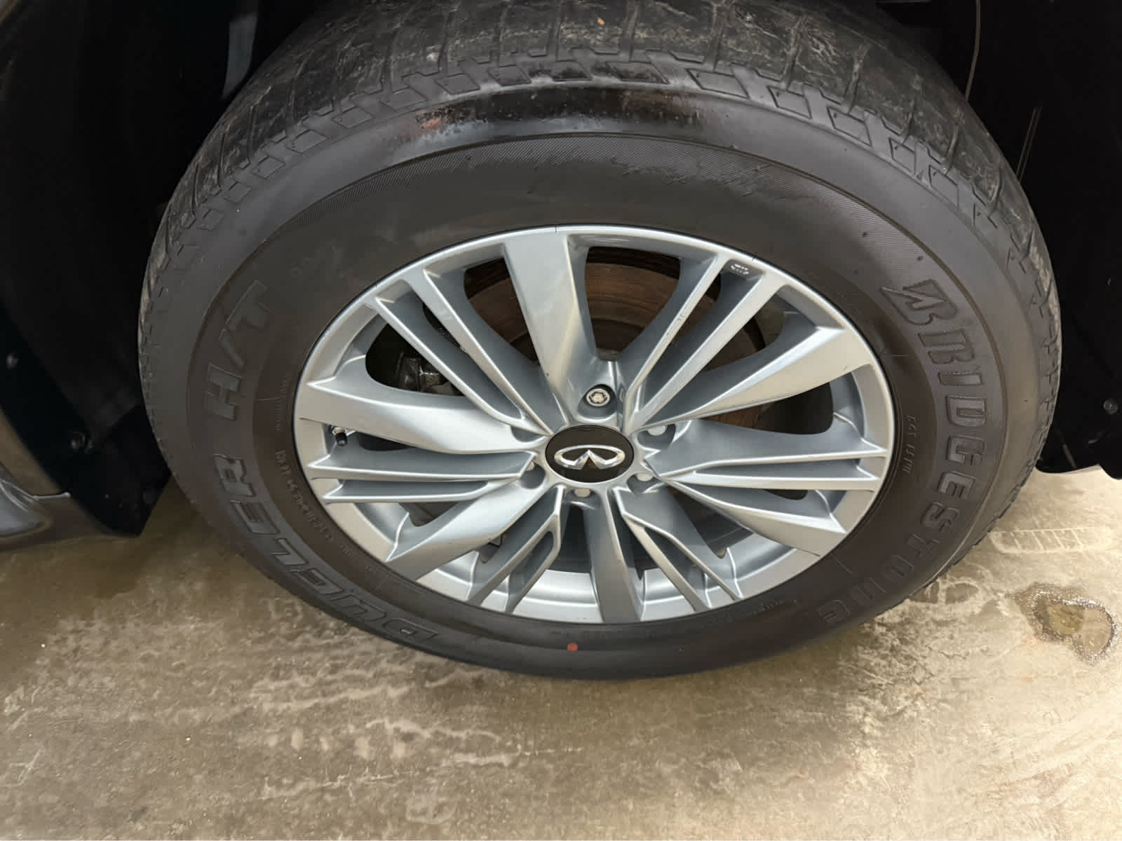 2024 INFINITI QX80 LUXE