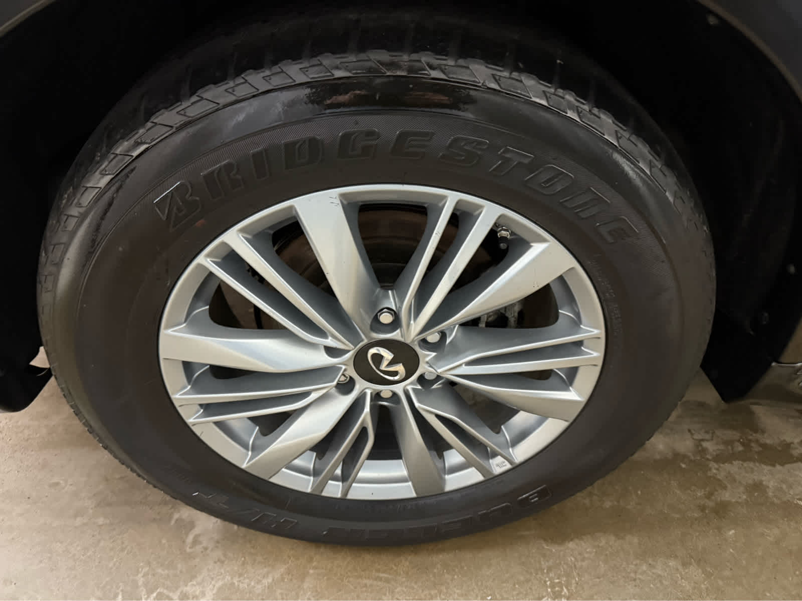 2024 INFINITI QX80 LUXE