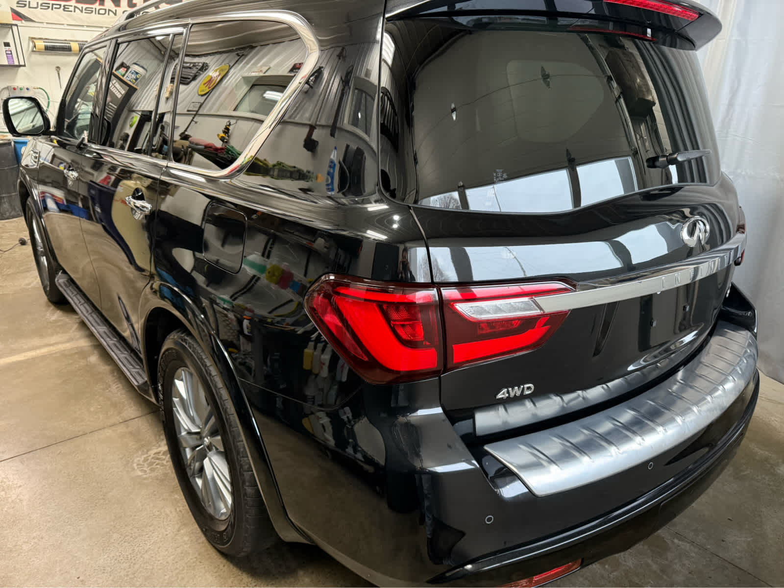 2024 INFINITI QX80 LUXE