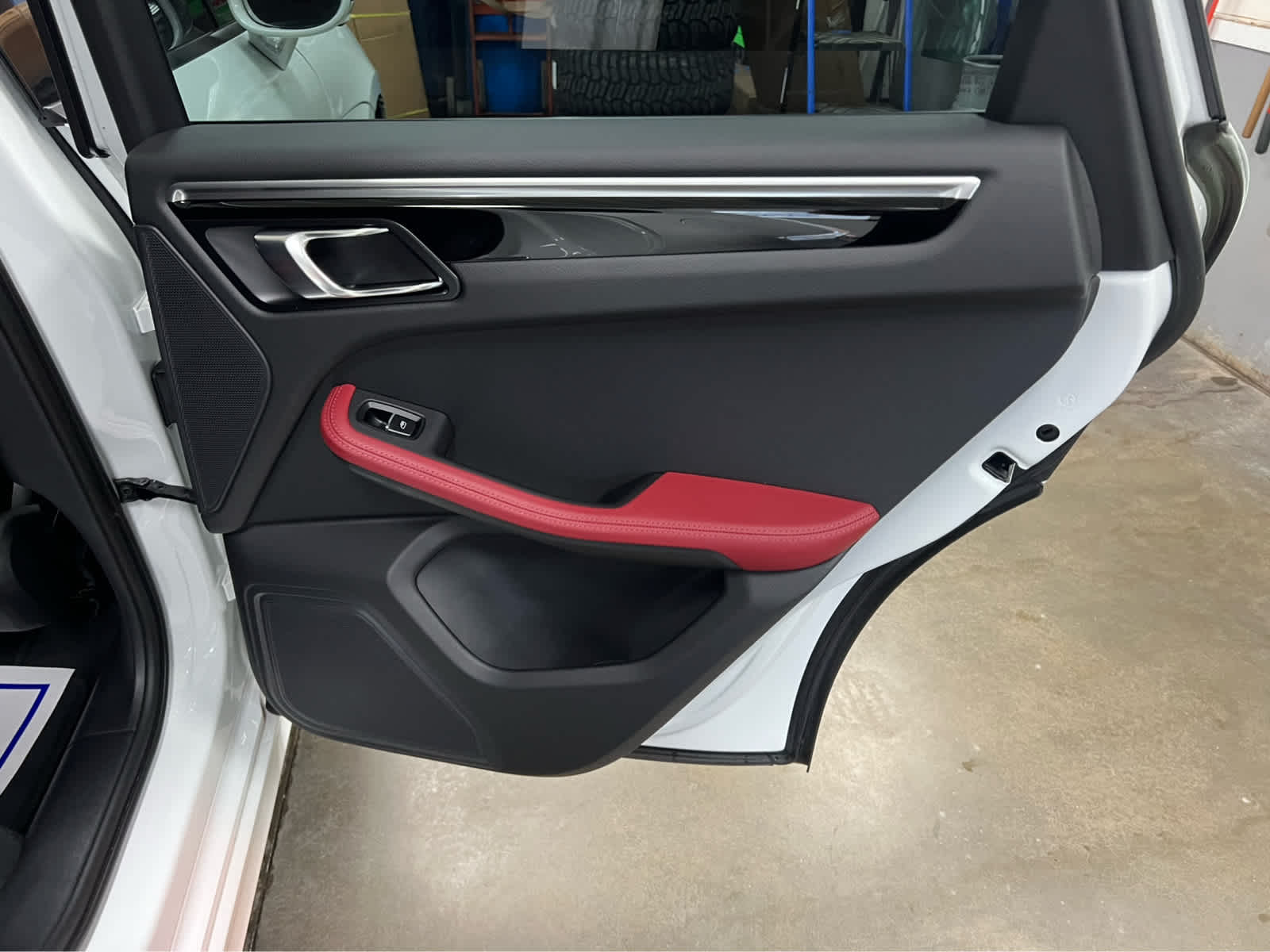 2024 Porsche Macan Base