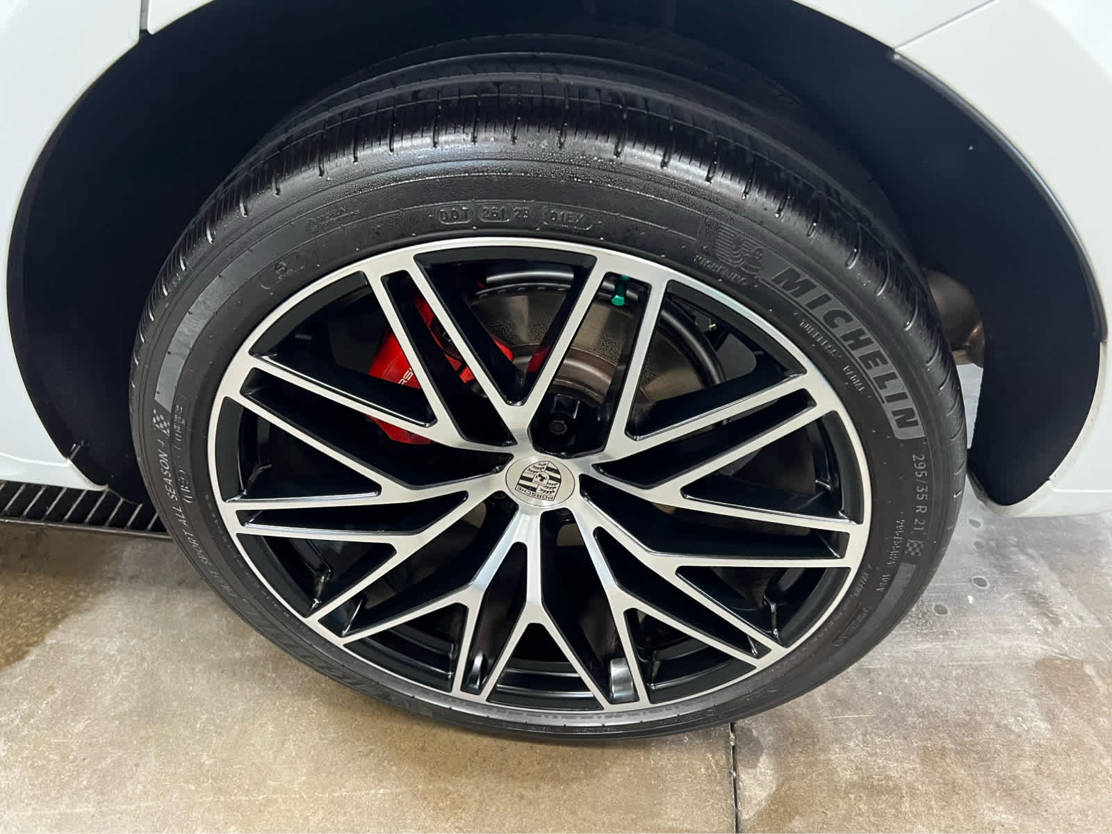 2024 Porsche Macan Base