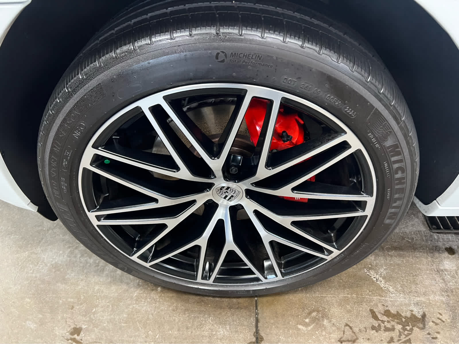 2024 Porsche Macan Base