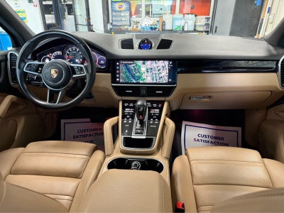 2023 Porsche Cayenne Platinum Edition