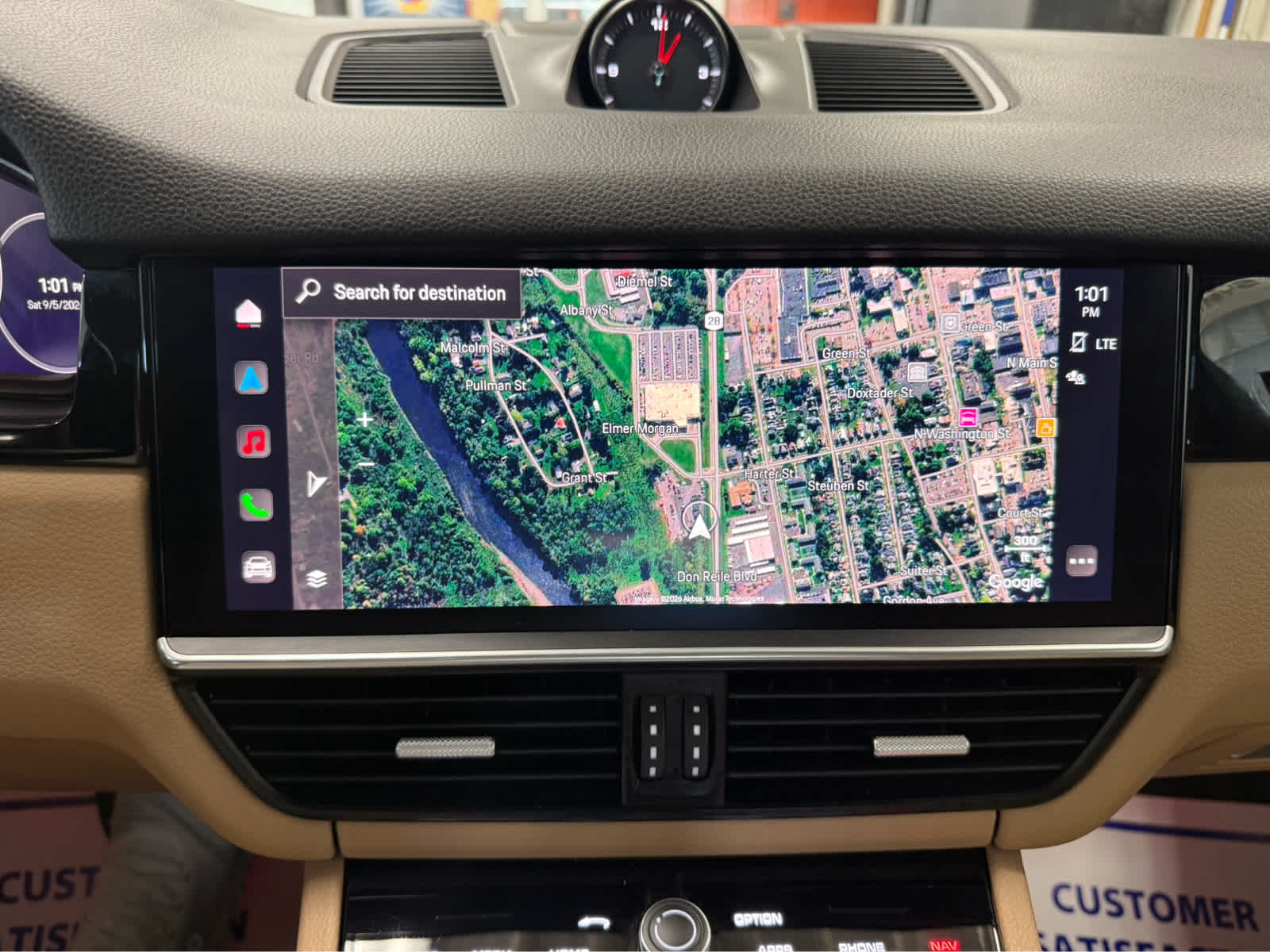 2023 Porsche Cayenne Platinum Edition