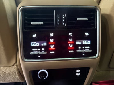 2023 Porsche Cayenne Platinum Edition