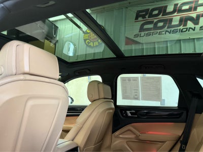 2023 Porsche Cayenne Platinum Edition