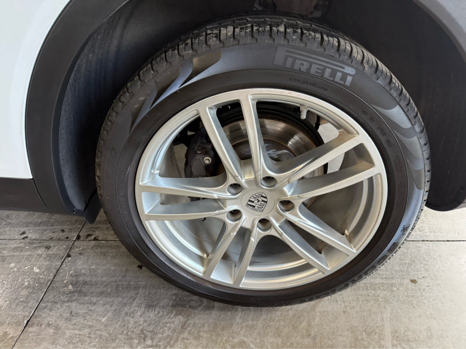 2023 Porsche Cayenne Platinum Edition