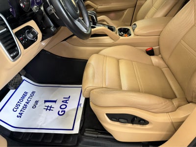 2023 Porsche Cayenne Platinum Edition