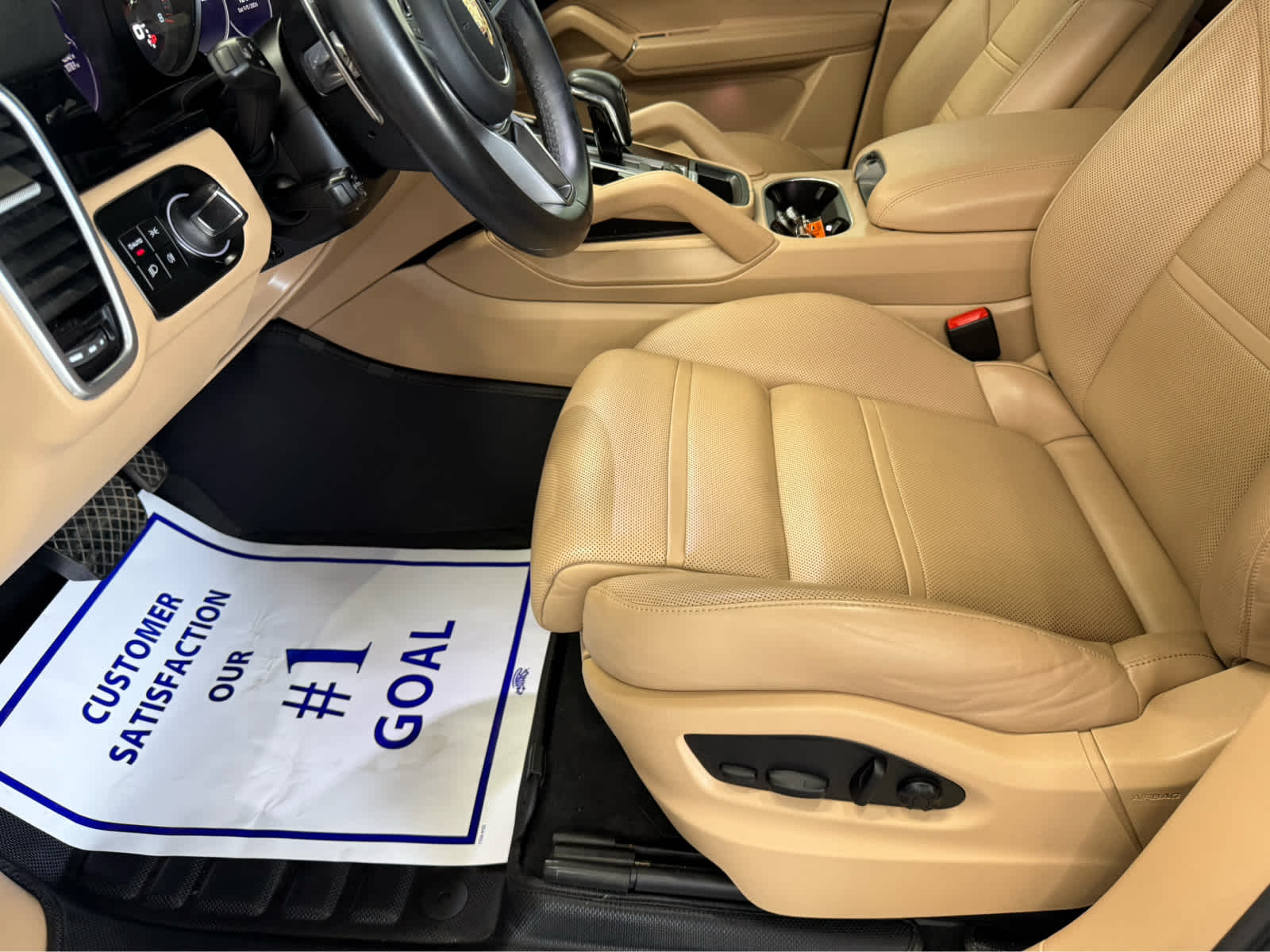 2023 Porsche Cayenne Platinum Edition