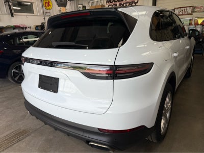 2023 Porsche Cayenne Platinum Edition