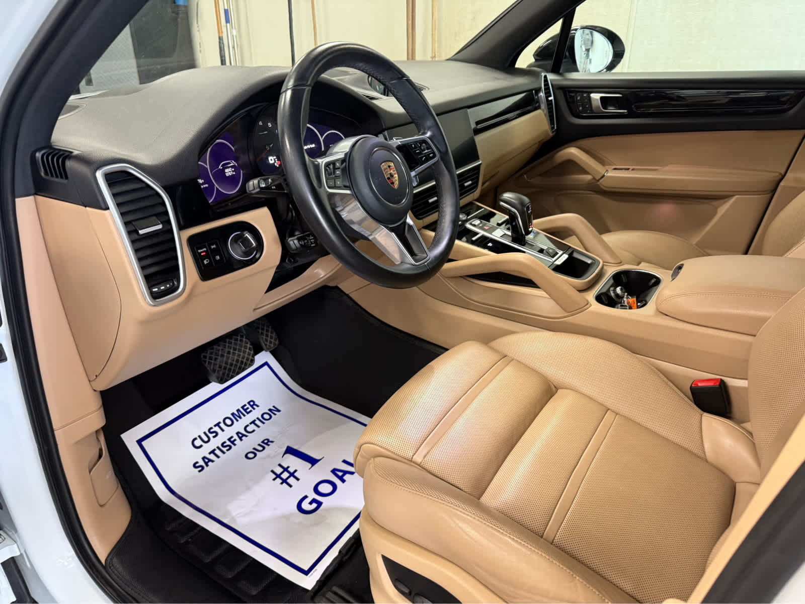 2023 Porsche Cayenne Platinum Edition